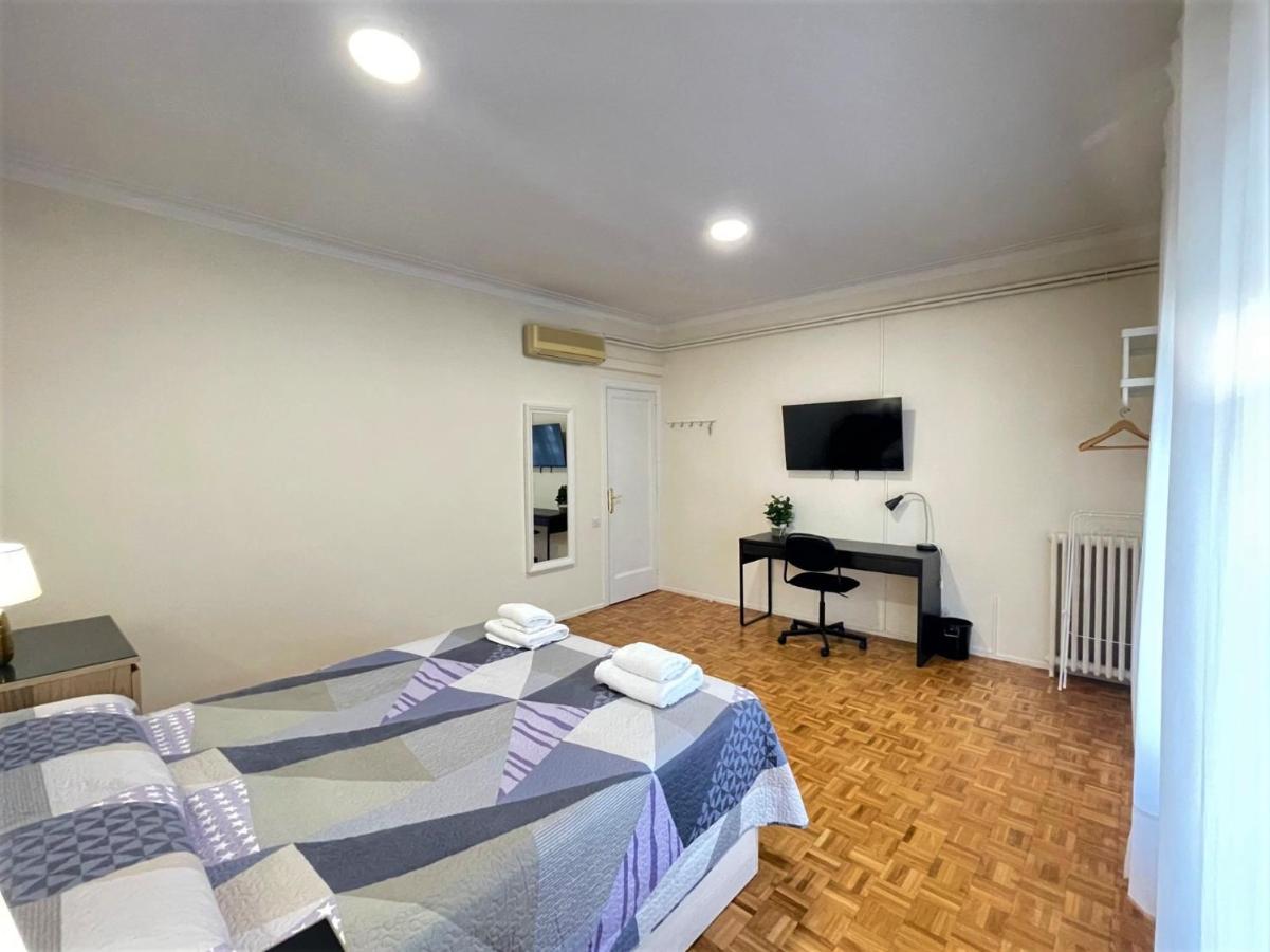 Villarroel Habitaciones Barcelona Zewnętrze zdjęcie